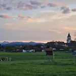 Laemmche, Eg Mit Eingezaeuntem Garten Polling