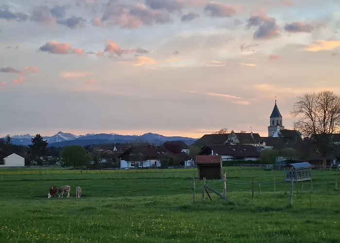 Laemmche, Eg Mit Eingezaeuntem Garten Polling (Weilheim-Schongau)